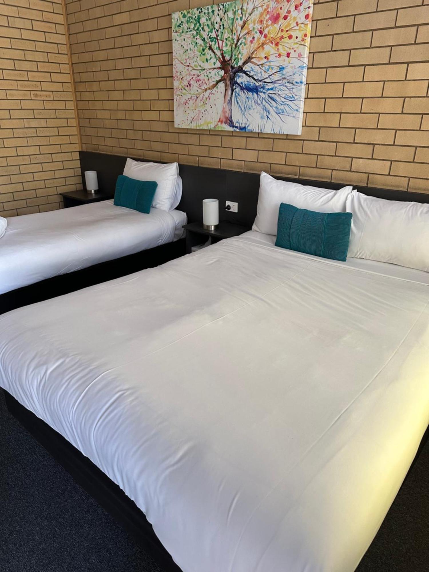 Blue Violet Motor Inn Toowoomba Bagian luar foto
