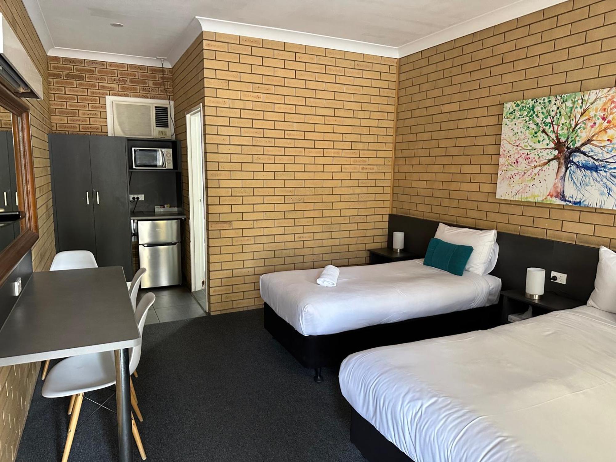 Blue Violet Motor Inn Toowoomba Bagian luar foto