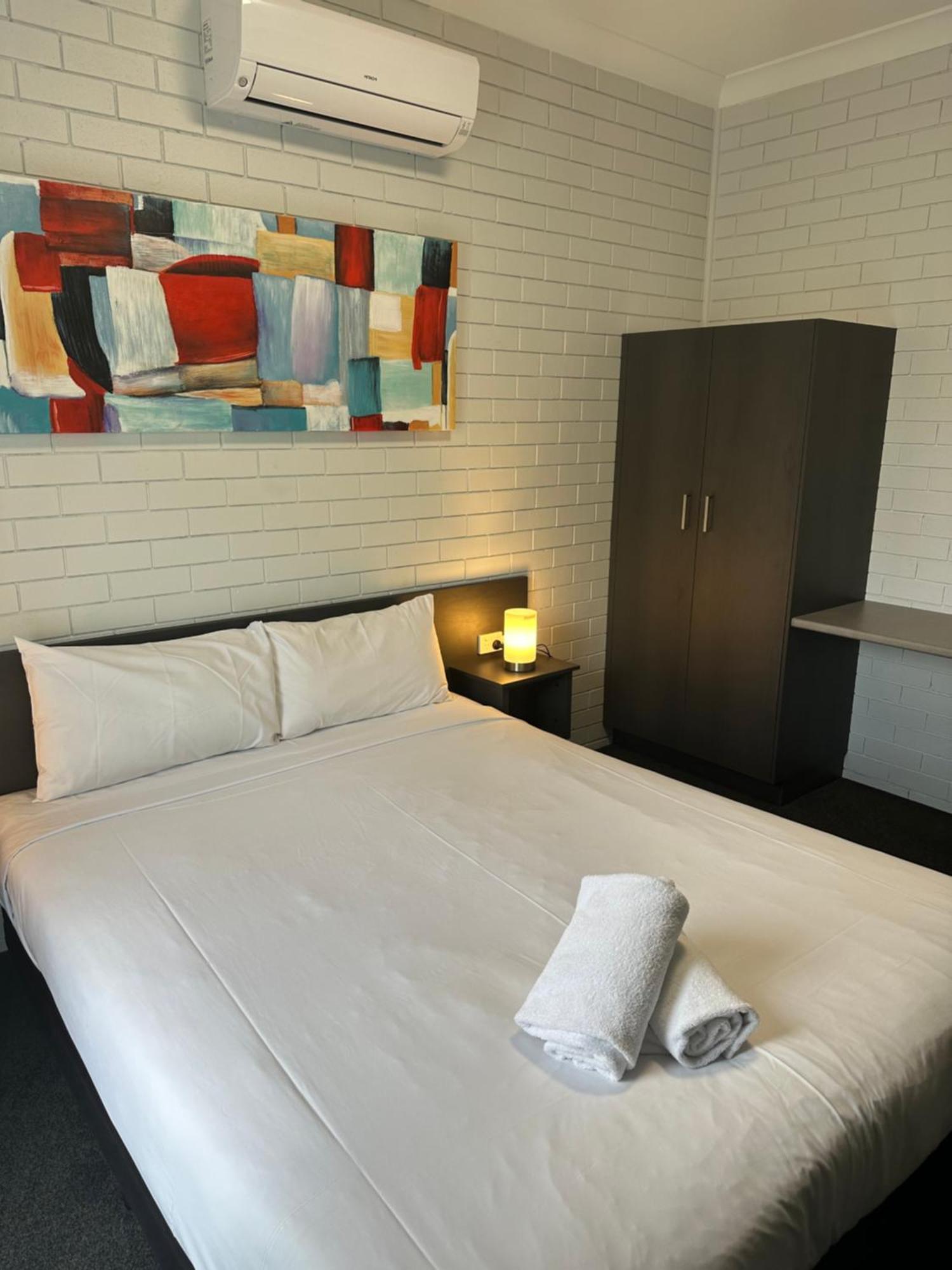 Blue Violet Motor Inn Toowoomba Bagian luar foto