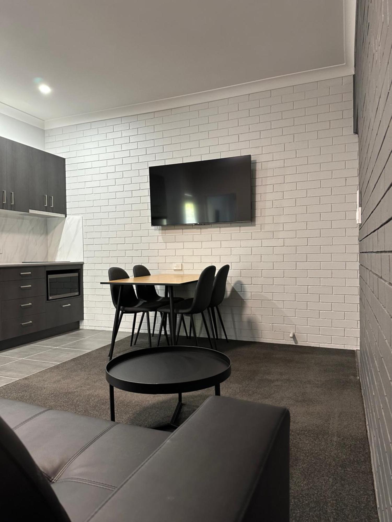 Blue Violet Motor Inn Toowoomba Bagian luar foto