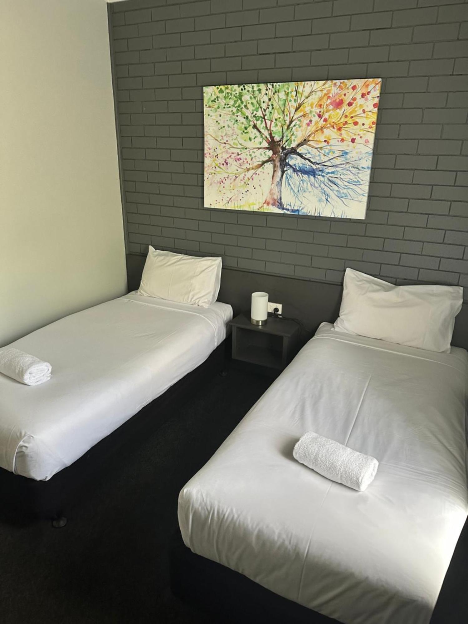Blue Violet Motor Inn Toowoomba Bagian luar foto