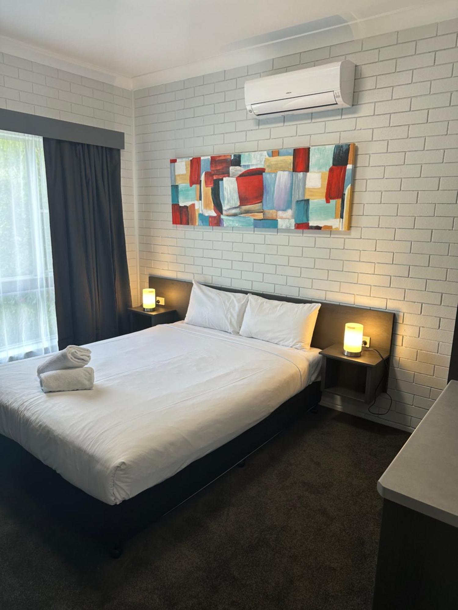 Blue Violet Motor Inn Toowoomba Bagian luar foto
