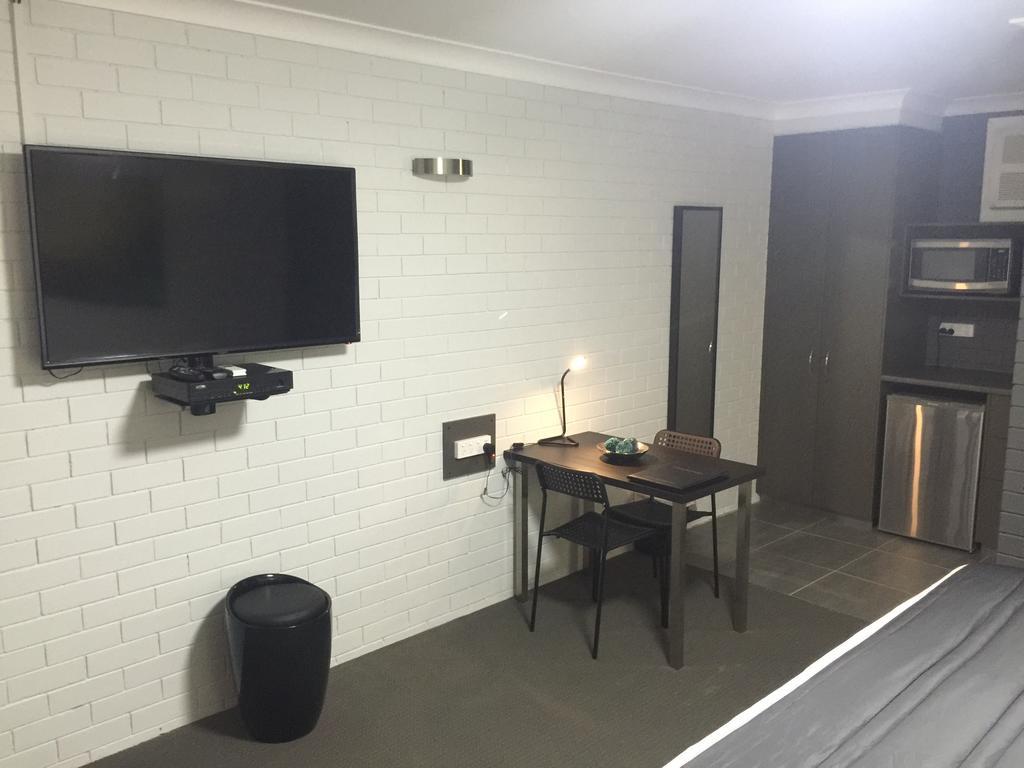 Blue Violet Motor Inn Toowoomba Bagian luar foto