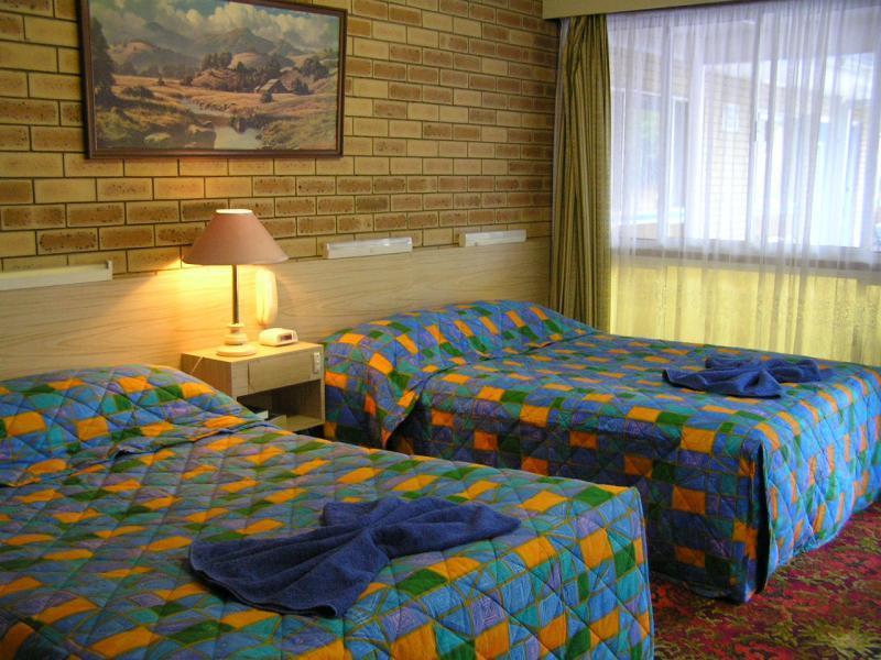 Blue Violet Motor Inn Toowoomba Bagian luar foto