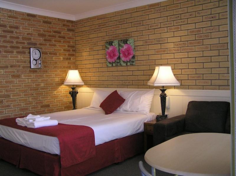 Blue Violet Motor Inn Toowoomba Bagian luar foto