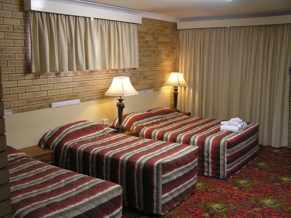Blue Violet Motor Inn Toowoomba Bagian luar foto