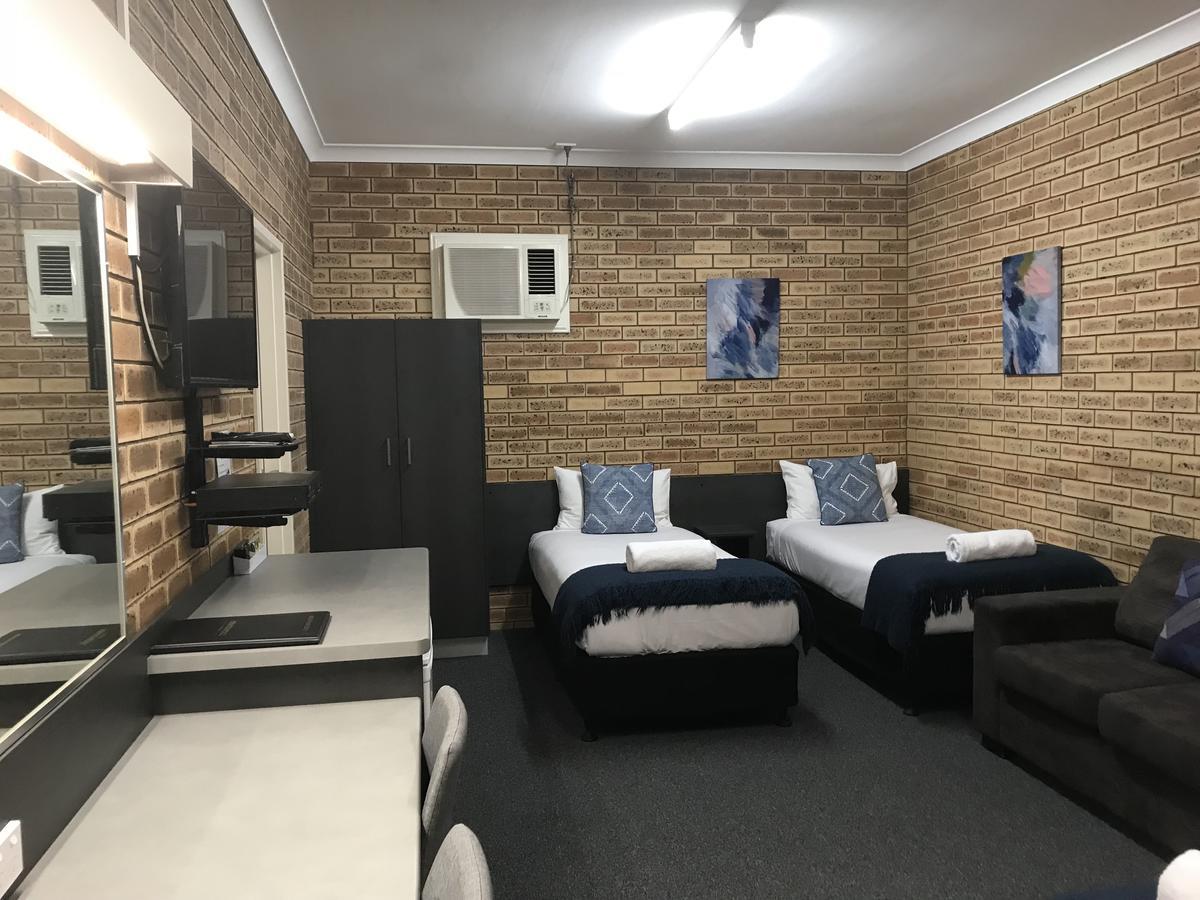 Blue Violet Motor Inn Toowoomba Bagian luar foto