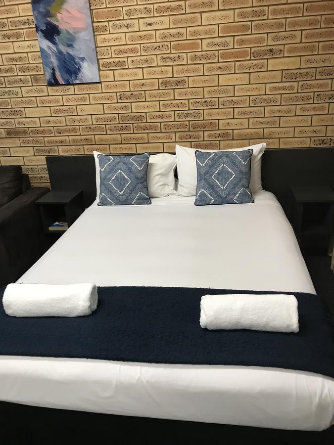 Blue Violet Motor Inn Toowoomba Bagian luar foto