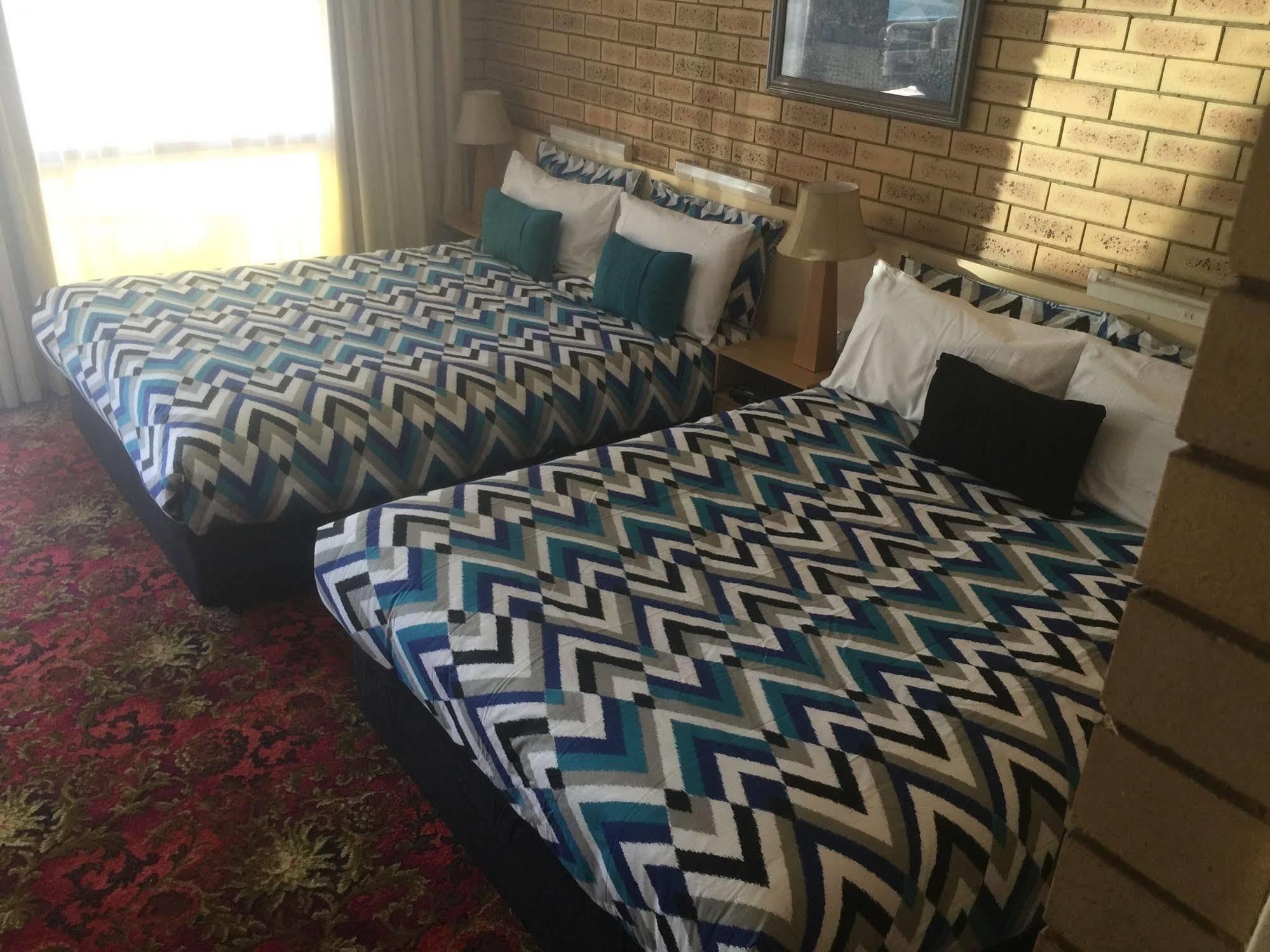 Blue Violet Motor Inn Toowoomba Bagian luar foto