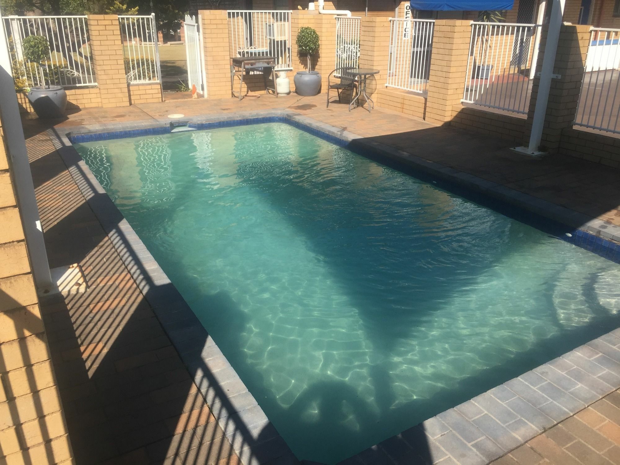 Blue Violet Motor Inn Toowoomba Bagian luar foto